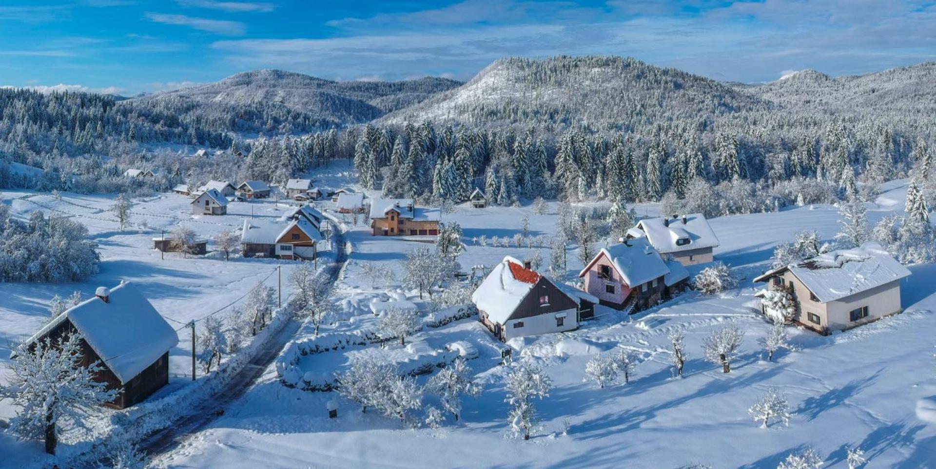 Holiday Home Gorski Lazi Tršće Kültér fotó